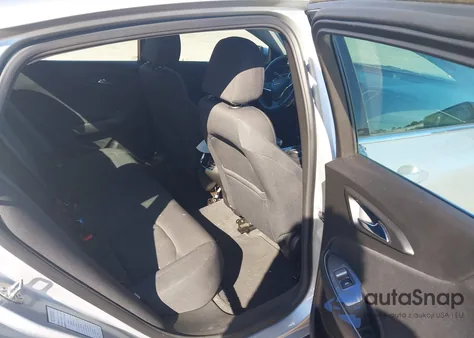 2022 Chevrolet Malibu Lt z USA, uszkodzony, nr VIN 1G1ZD5ST2NF142248